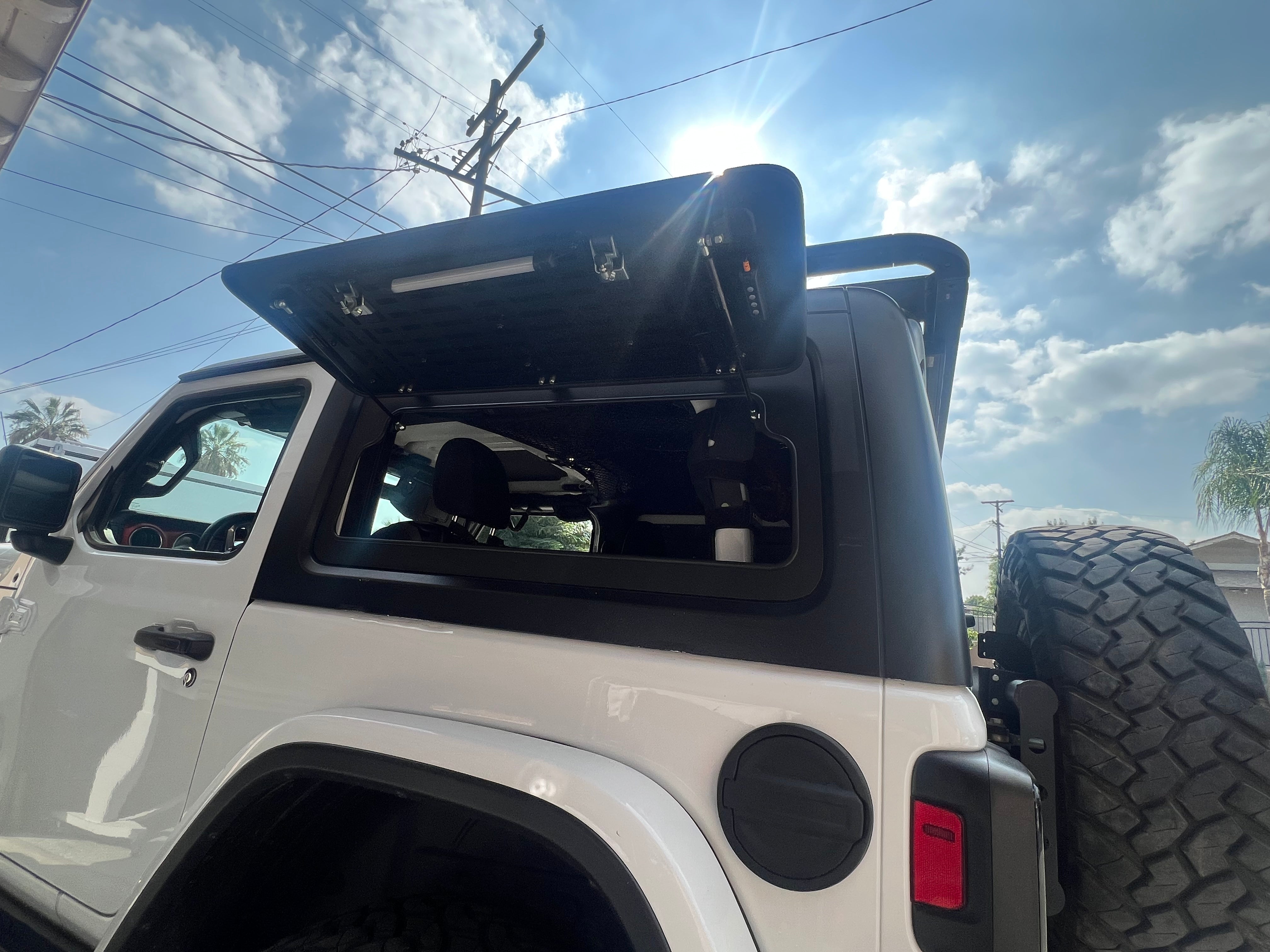 ジープ2台 Jeep JL - 2 Door 2018-2023 Gullwing Hatch System with Molle